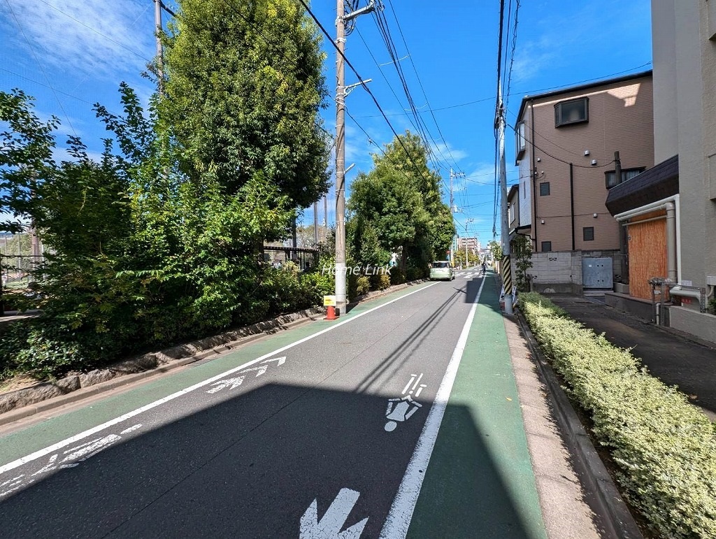 城北公園ハイツ　北側 前面道路